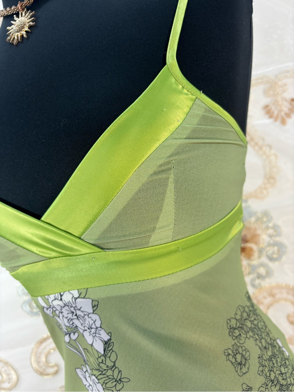 ✨Vintage Y2K Lime Floral Tie Back Satin Trim Babydoll Tank Top✨ - Picture 5 of 9